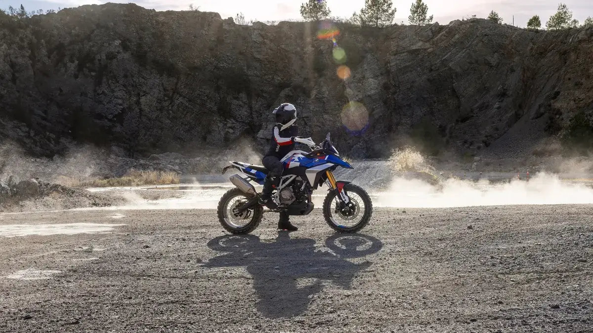 BMW Concept F 450 GS Revealed: Lightweight 450 cc Twin-Cylinder