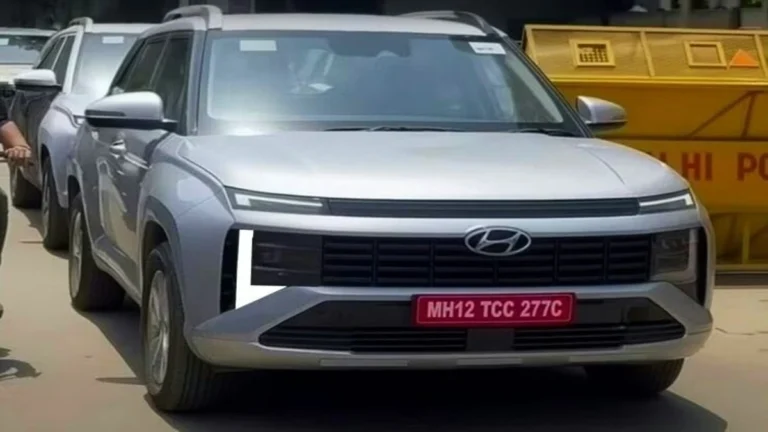 Hyundai New Venue 2025 India front three-quarter view